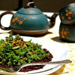 Salade au beurre de sésame, à la baie de Goji et au riz noir de Bhutan